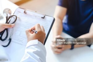 Moretones y sangrado sin causa aparente: síntomas que podrían indicar algún tipo de leucemia