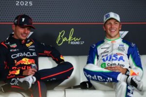 Liam Lawson y Max Verstappen
